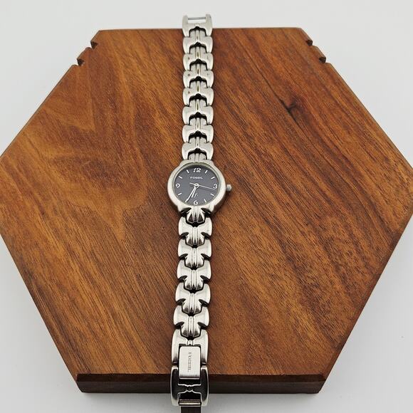 Fossil Women's Silver Tone Black Dial Watch Bracelet Link Style ES-8983 - Picture 4 of 7